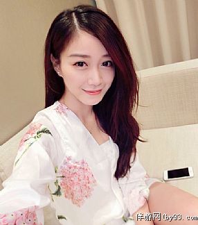 澲