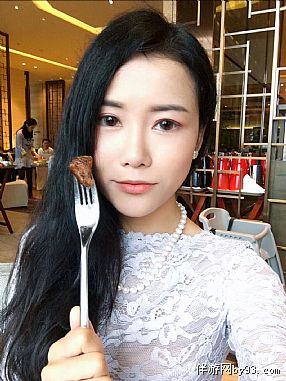 溣