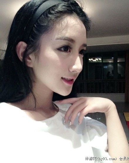 泿