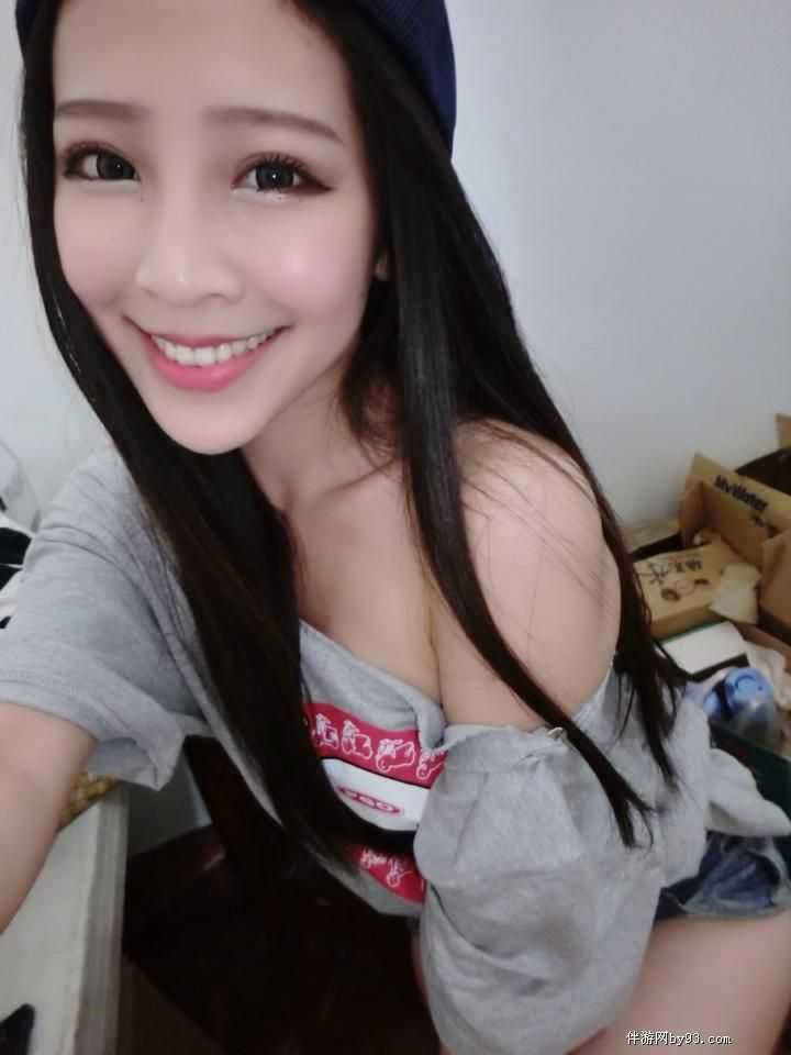 ӣ