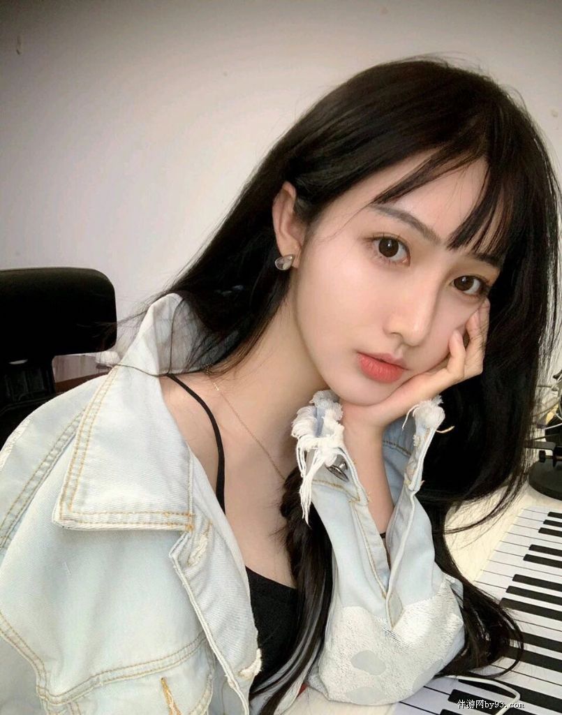 洿